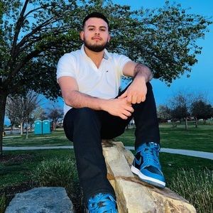 Meet your Posher, Víctor